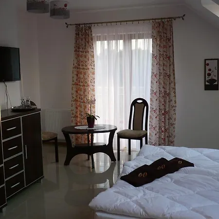 Gosciniec Klejnot Konukevi 3*