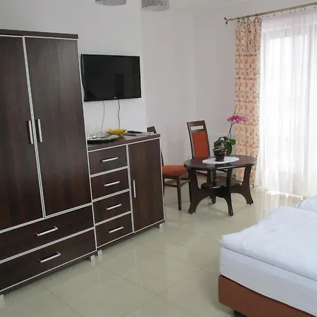 Gosciniec Klejnot 3*