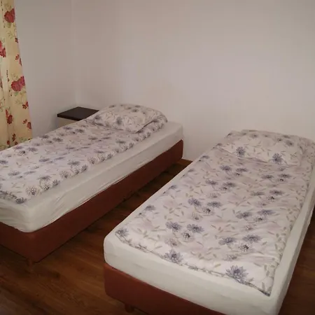Gosciniec Klejnot 3*