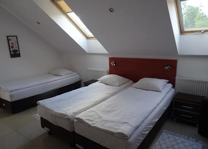 Gosciniec Klejnot 3* Borowo