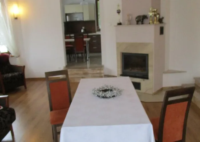 Gosciniec Klejnot بيت ضيافة Borowo