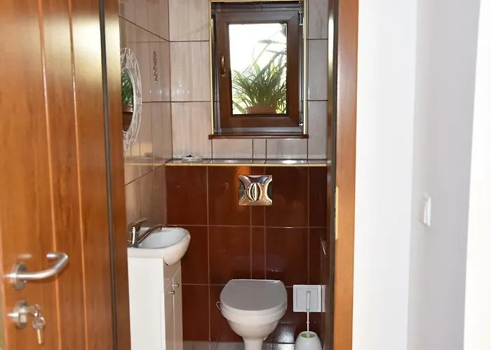 Gosciniec Klejnot 3* Borowo